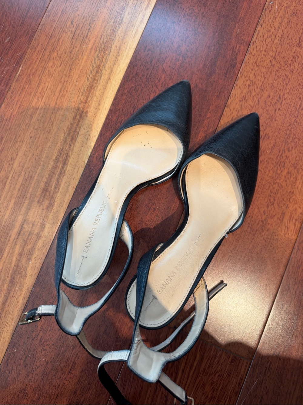 BANANA REPUBLIC SLING BACK KITTEN HEELS 6.5